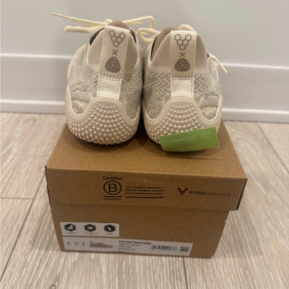 Vivo Barefoot Arctic Wolf Sneakers - Picture 4 of 10